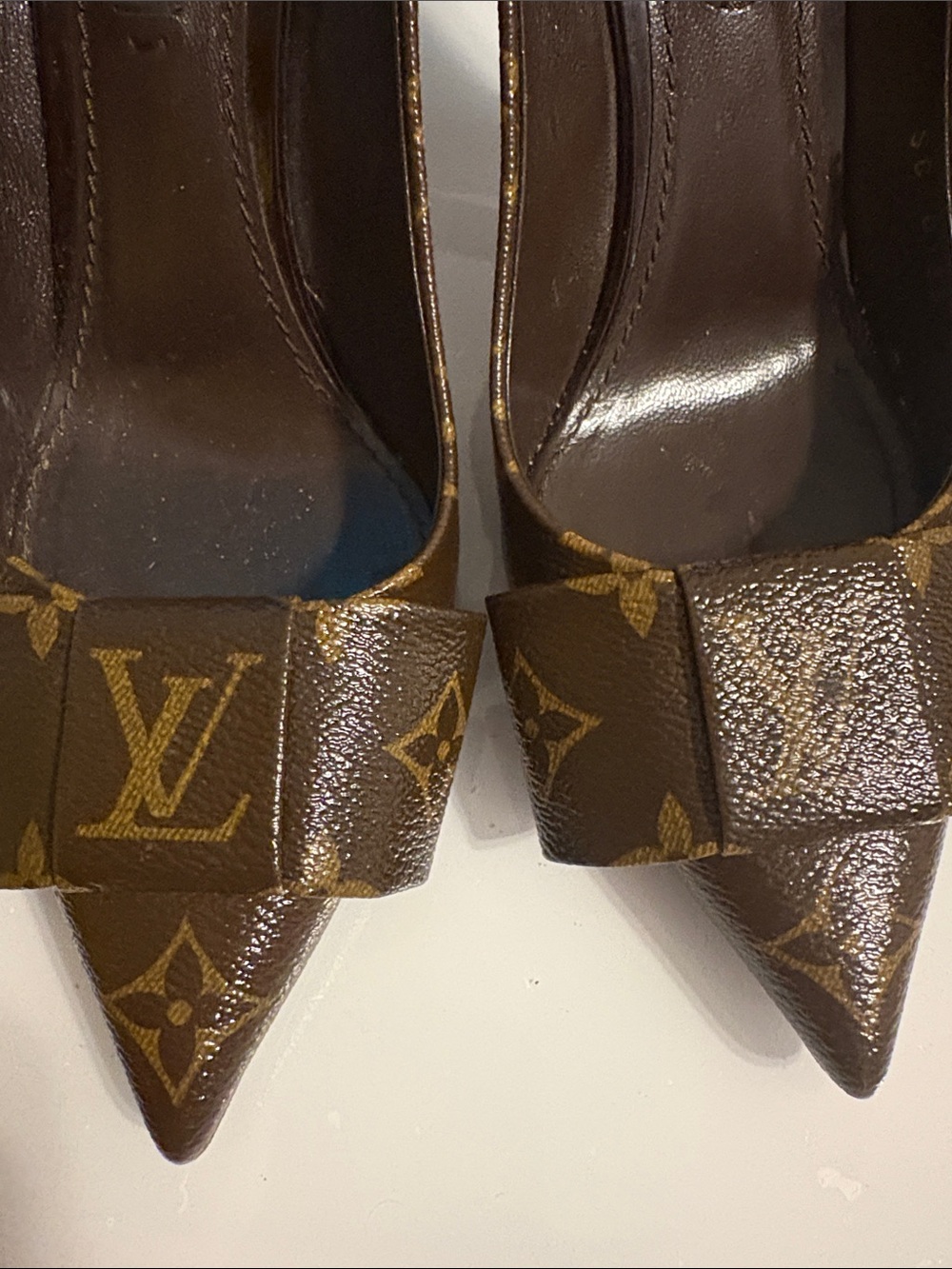 Louis Vuitton Brown Monogram Bow Pointed-Toe Pumps - Picture 4 of 4